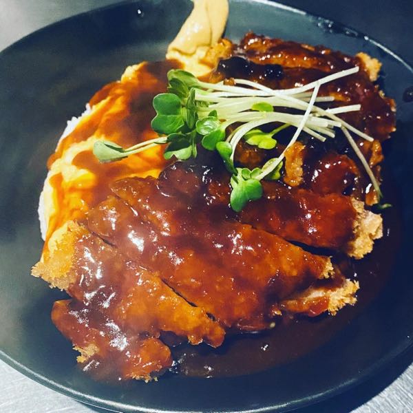 とろ玉デミカツ丼